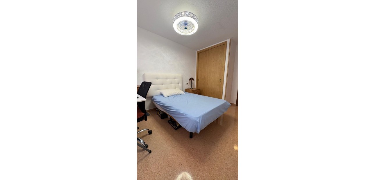 Sale - Apartment / flat -
Guardamar del Segura - Pueblo