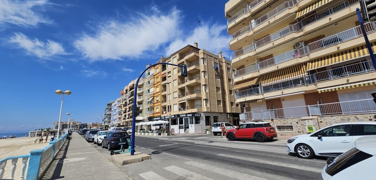 Sale - Apartment / flat -
Torrevieja - Habaneras