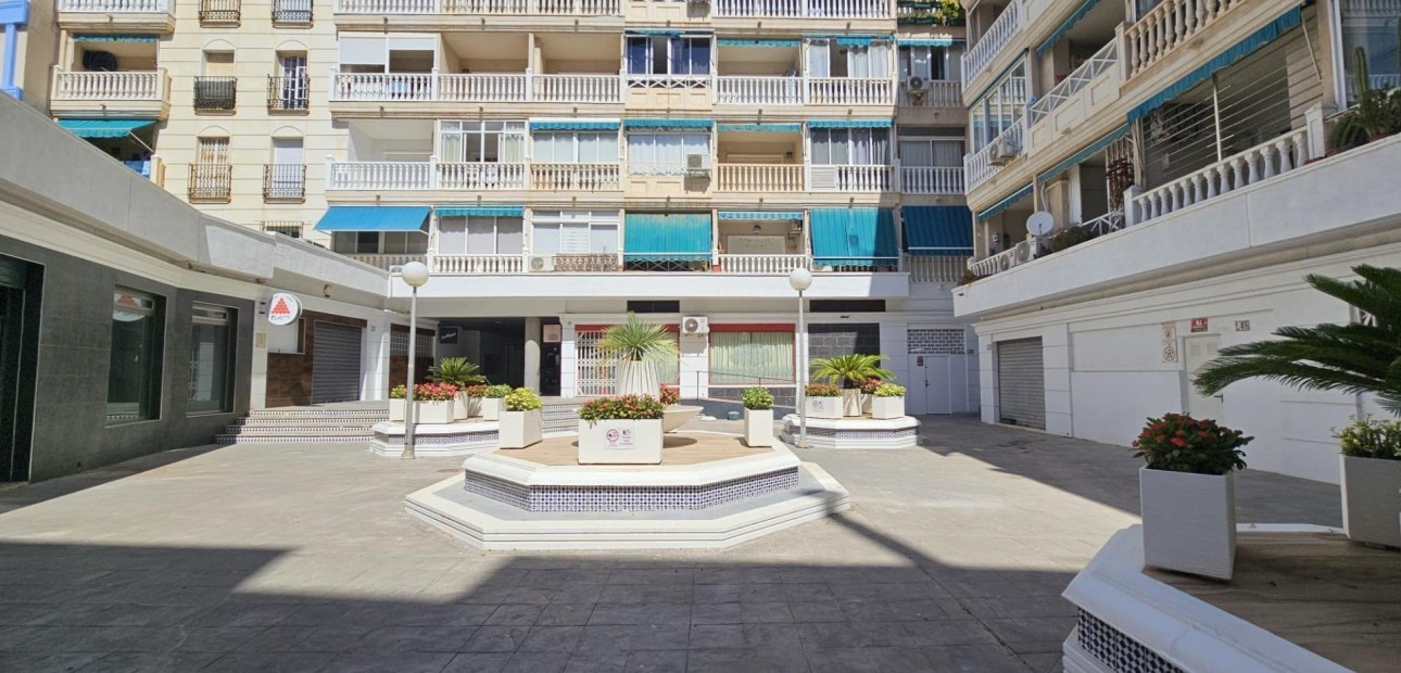 Sale - Apartment / flat -
Torrevieja - Habaneras