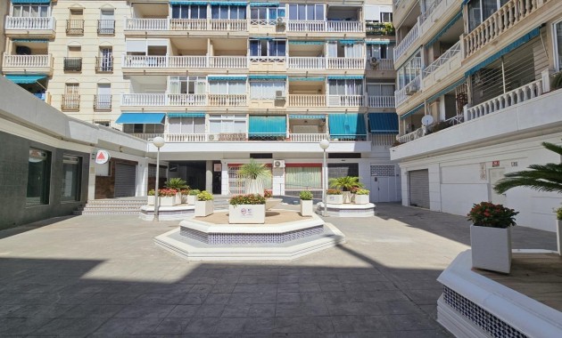 Sale - Apartment / flat -
Torrevieja - Habaneras