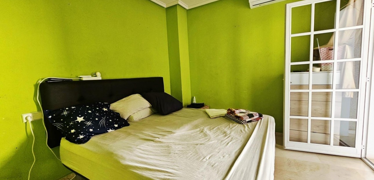 Sale - Apartment / flat -
Torrevieja - Habaneras