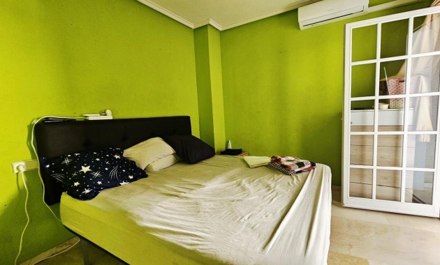Sale - Apartment / flat -
Torrevieja - Habaneras