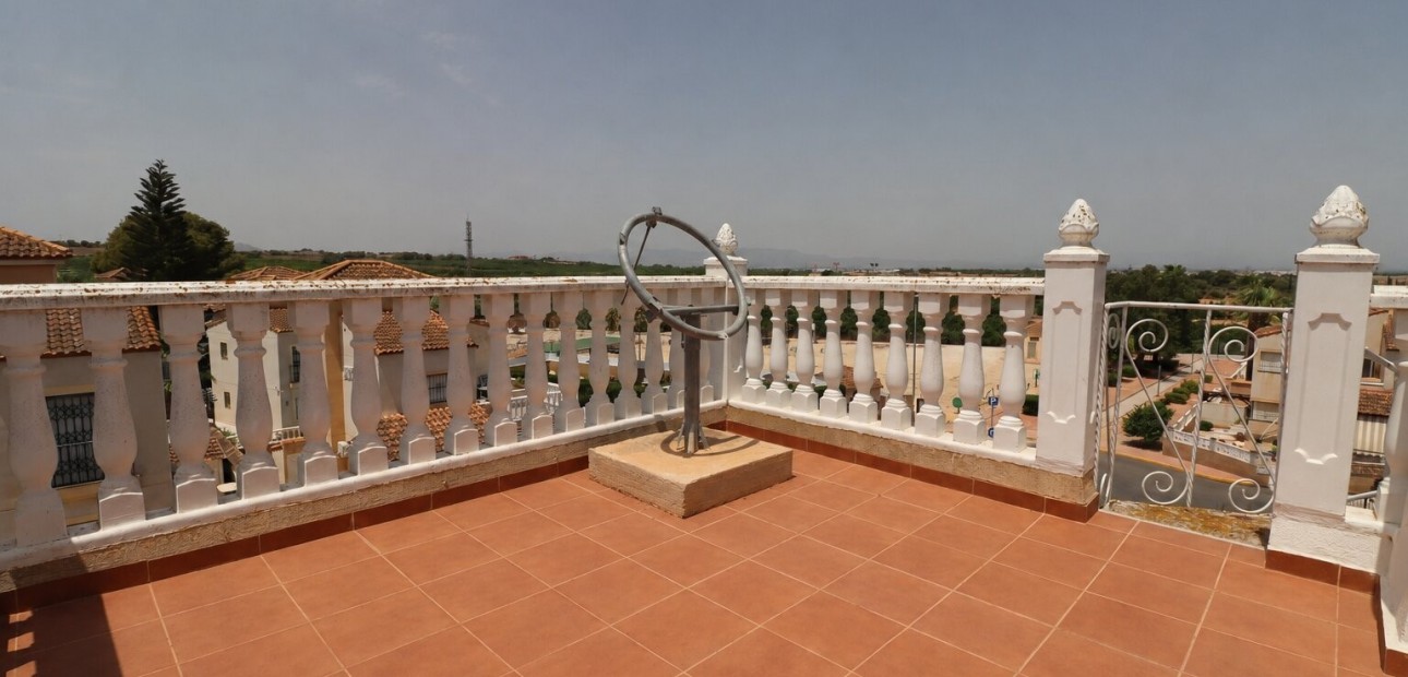 Sale - Detached Villa -
Algorfa - Montebello