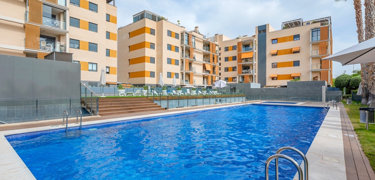 Sale - Apartment / flat -
El Campello - Playa Muchavista