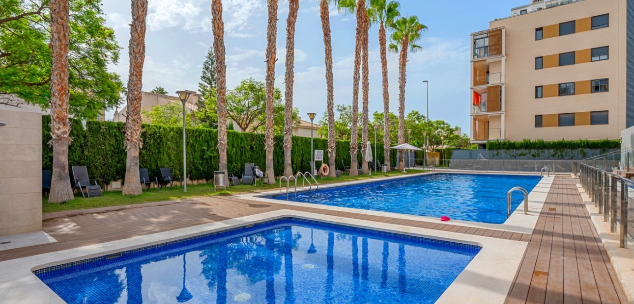 Sale - Apartment / flat -
El Campello - Playa Muchavista