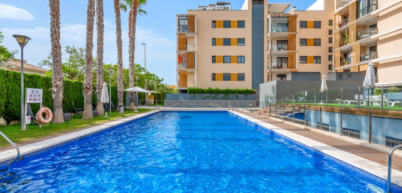 Sale - Apartment / flat -
El Campello - Playa Muchavista