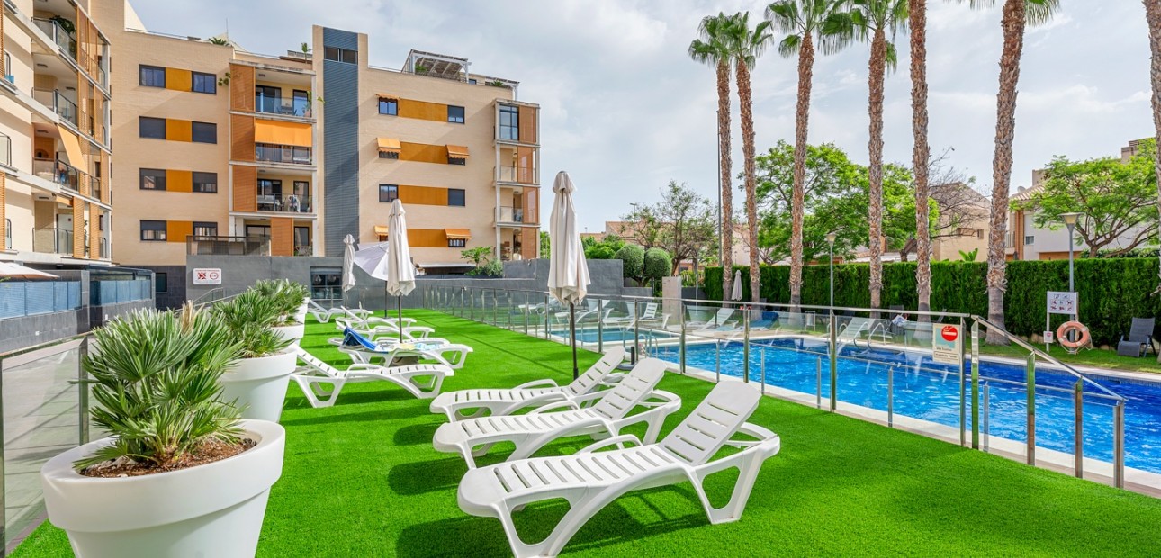 Sale - Apartment / flat -
El Campello - Playa Muchavista
