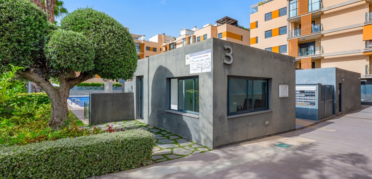 Sale - Apartment / flat -
El Campello - Playa Muchavista