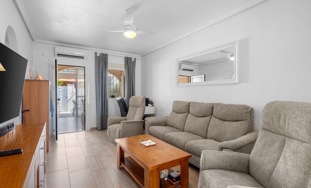 Sale - Bungalow -
Ciudad Quesada - Doña Pepa