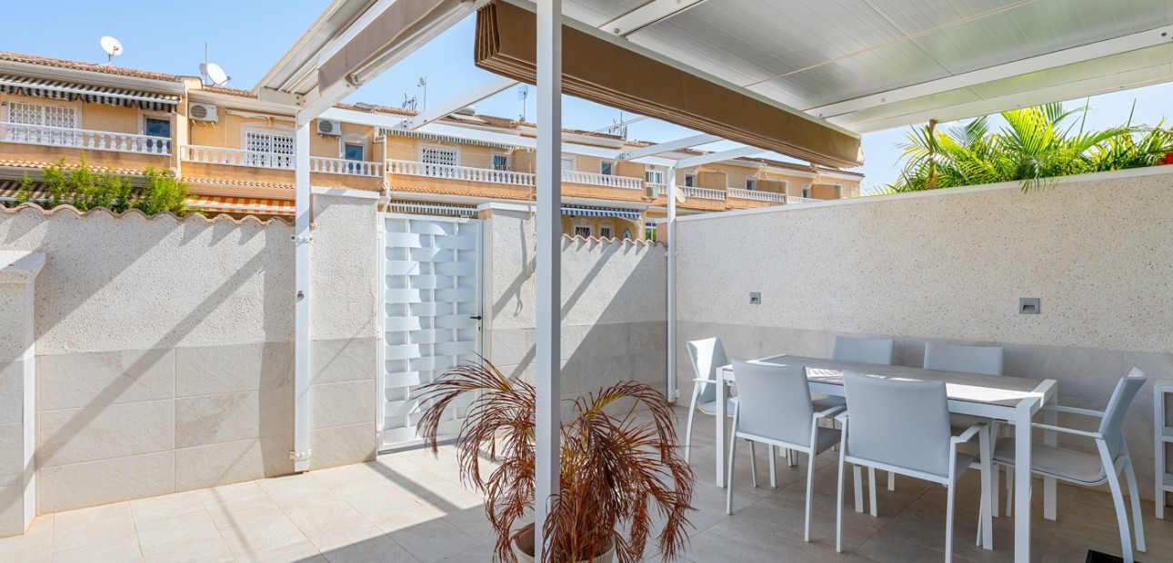 Sale - Bungalow -
Ciudad Quesada - Doña Pepa