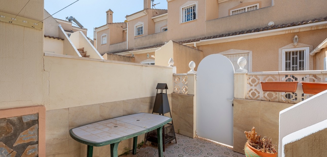Sale - Bungalow -
Ciudad Quesada - Doña Pepa
