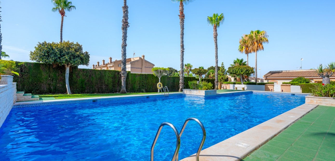 Sale - Bungalow -
Ciudad Quesada - Doña Pepa