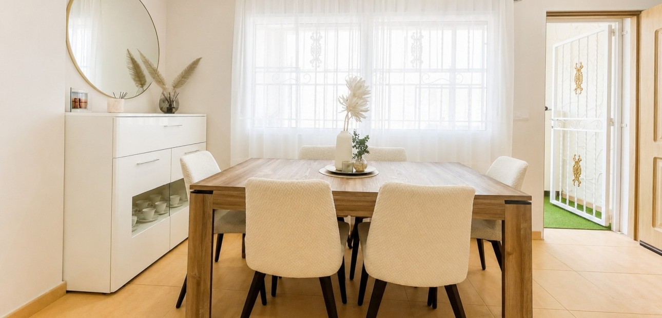 Sale - Townhouse -
Orihuela Costa - Punta Prima