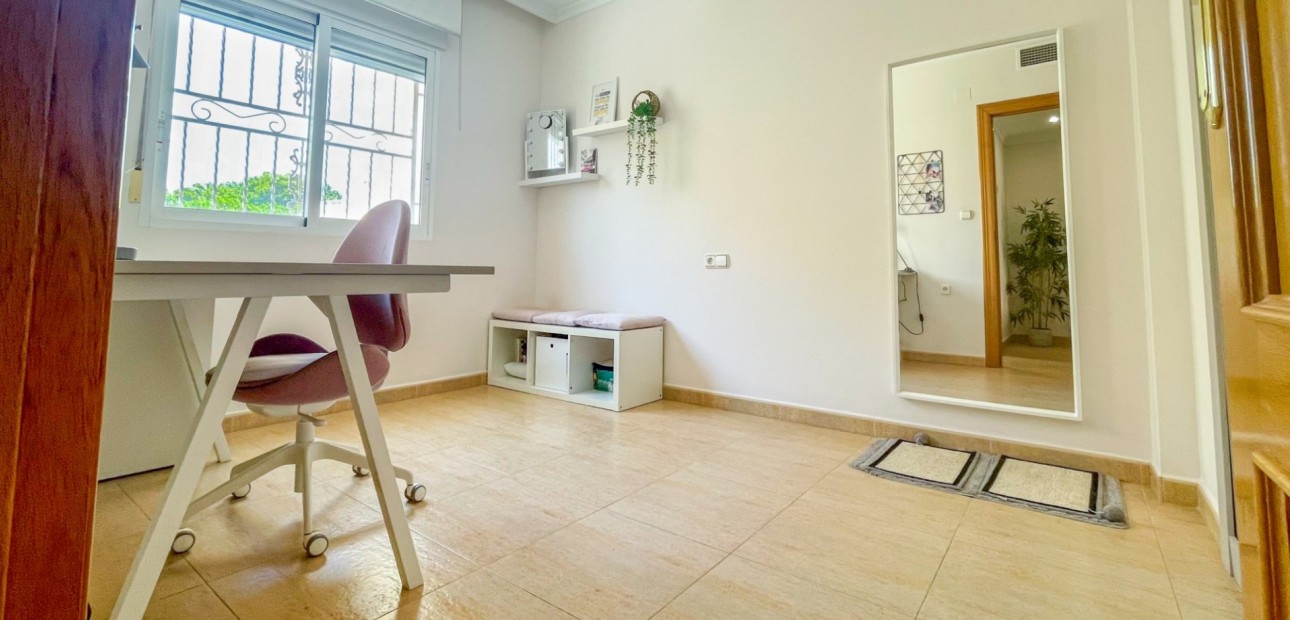 Sale - Townhouse -
Orihuela Costa - Punta Prima