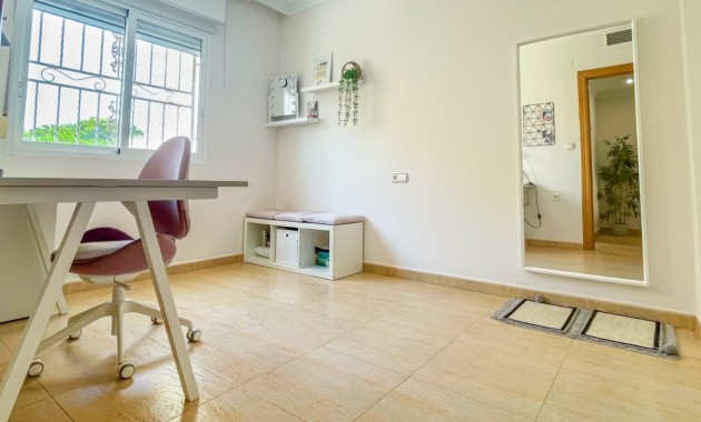 Sale - Townhouse -
Orihuela Costa - Punta Prima