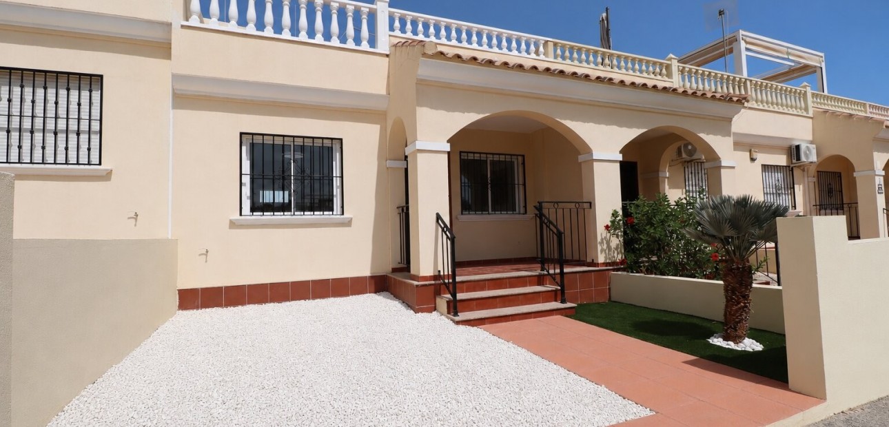 Sale - Bungalow -
Algorfa - Montemar
