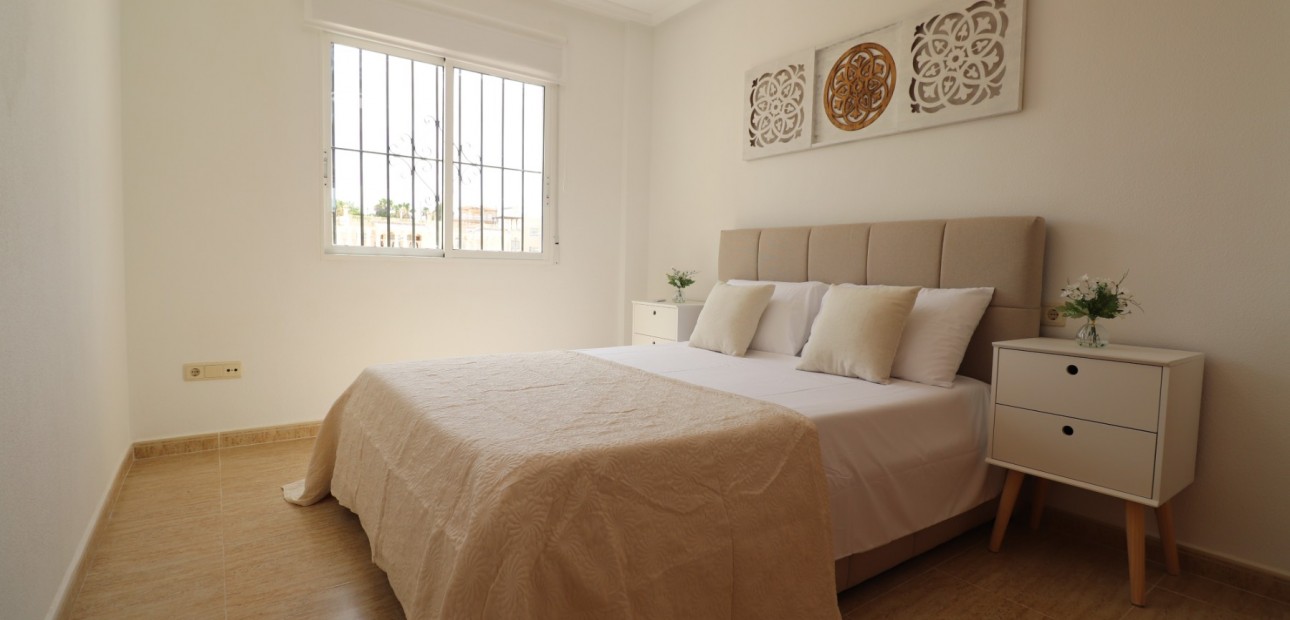 Sale - Bungalow -
Algorfa - Montemar