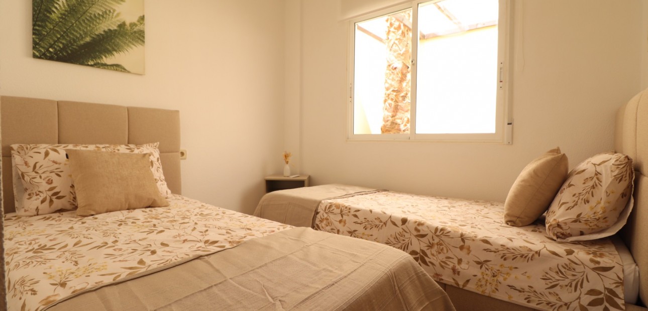 Sale - Bungalow -
Algorfa - Montemar