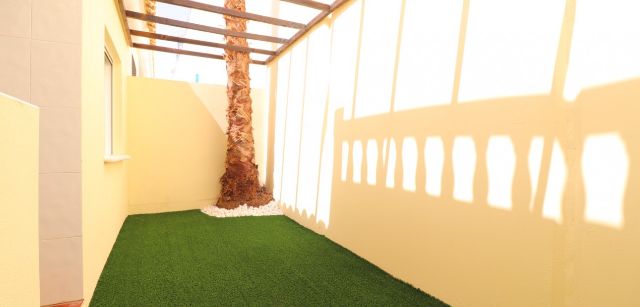 Sale - Bungalow -
Algorfa - Montemar