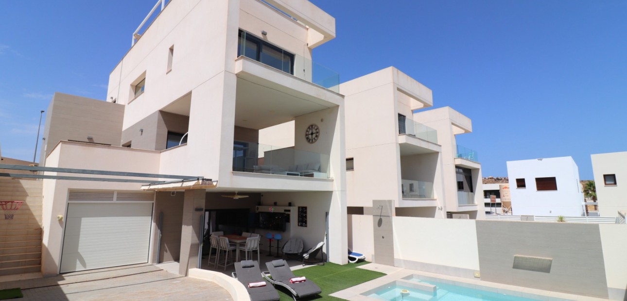 Sale - Detached Villa -
Benijofar - Benijofar - Village