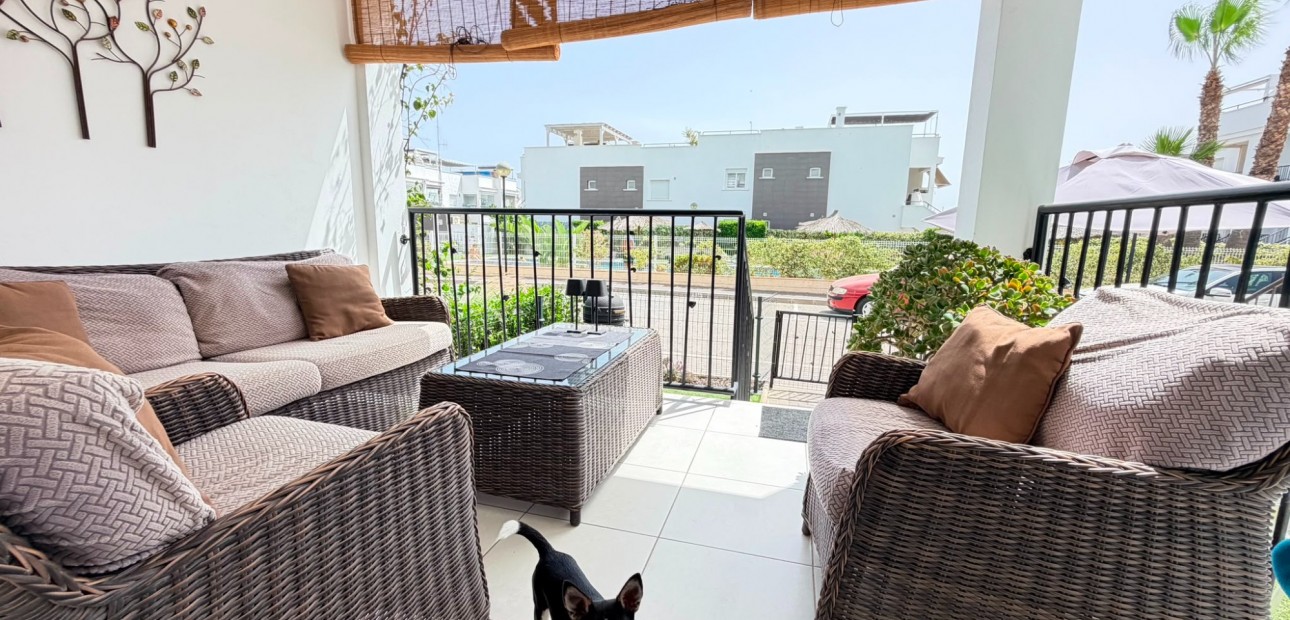 Sale - Apartment / flat -
Torrevieja - Aguas Nuevas