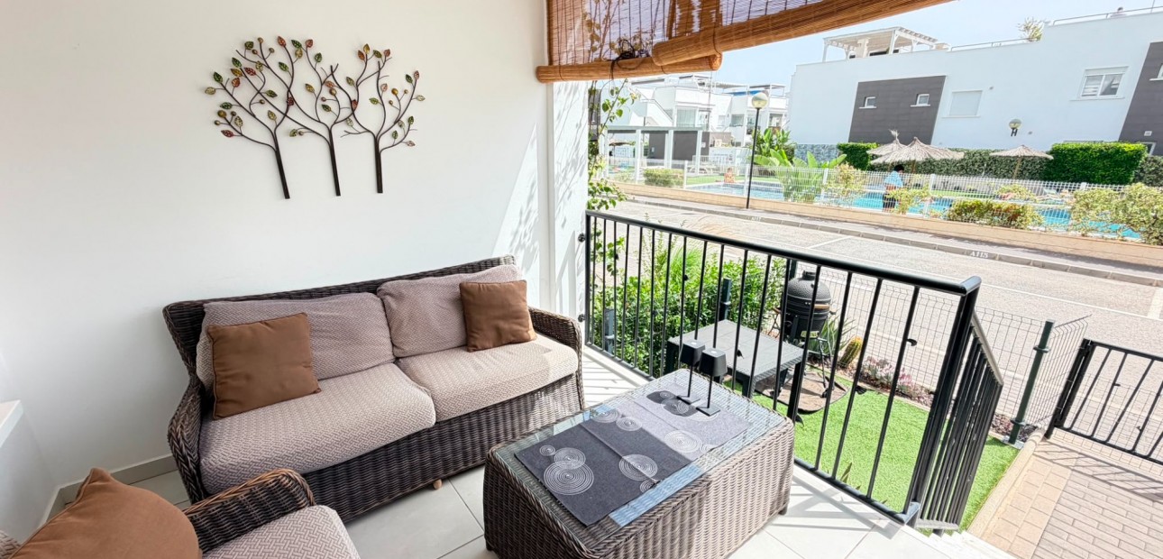 Sale - Apartment / flat -
Torrevieja - Aguas Nuevas