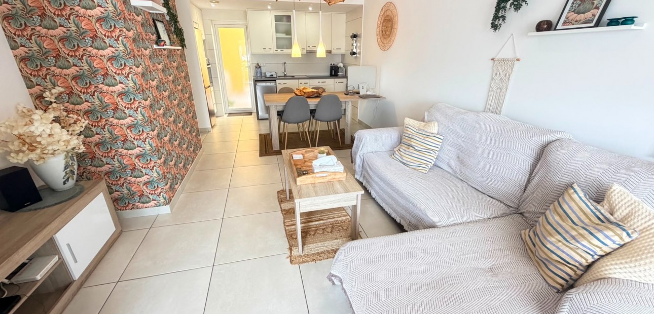 Sale - Apartment / flat -
Torrevieja - Aguas Nuevas