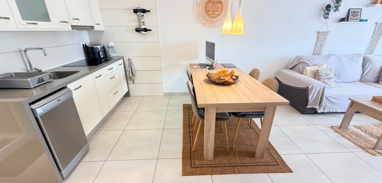 Sale - Apartment / flat -
Torrevieja - Aguas Nuevas