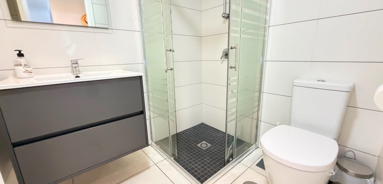 Sale - Apartment / flat -
Torrevieja - Aguas Nuevas