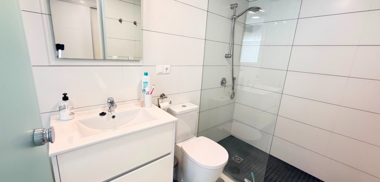 Sale - Apartment / flat -
Torrevieja - Aguas Nuevas