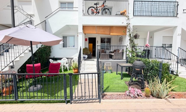 Sale - Apartment / flat -
Torrevieja - Aguas Nuevas