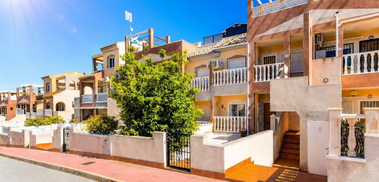Sale - Apartment / flat -
Orihuela Costa - Las Filipinas