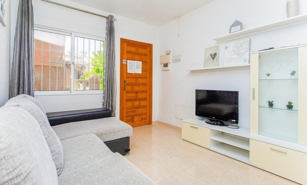 Sale - Apartment / flat -
Orihuela Costa - Las Filipinas