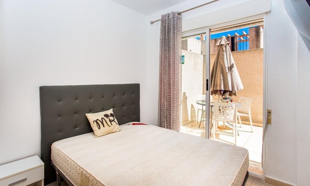 Sale - Apartment / flat -
Orihuela Costa - Las Filipinas