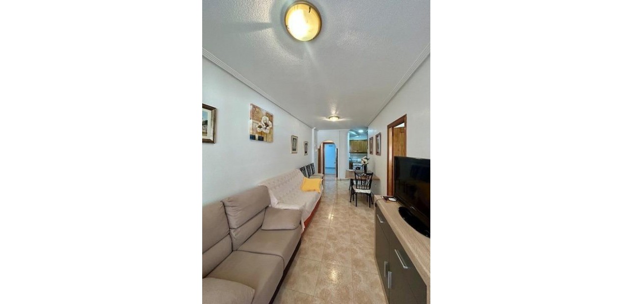 Sale - Apartment / flat -
Torrevieja - Centro