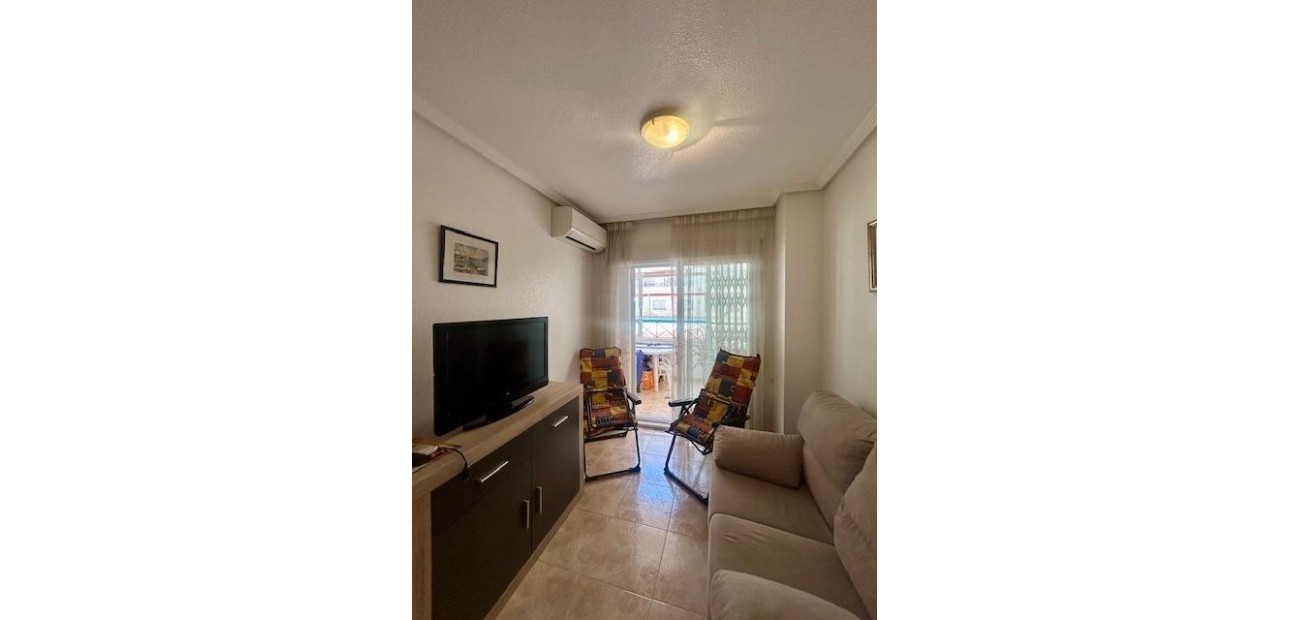 Sale - Apartment / flat -
Torrevieja - Centro