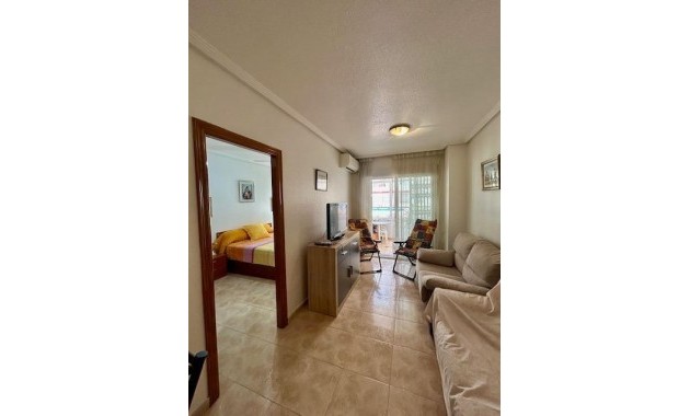 Sale - Apartment / flat -
Torrevieja - Centro