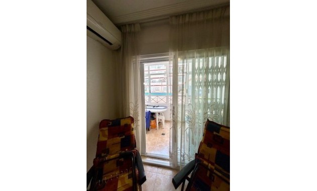 Sale - Apartment / flat -
Torrevieja - Centro