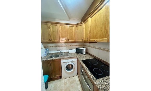 Sale - Apartment / flat -
Torrevieja - Centro