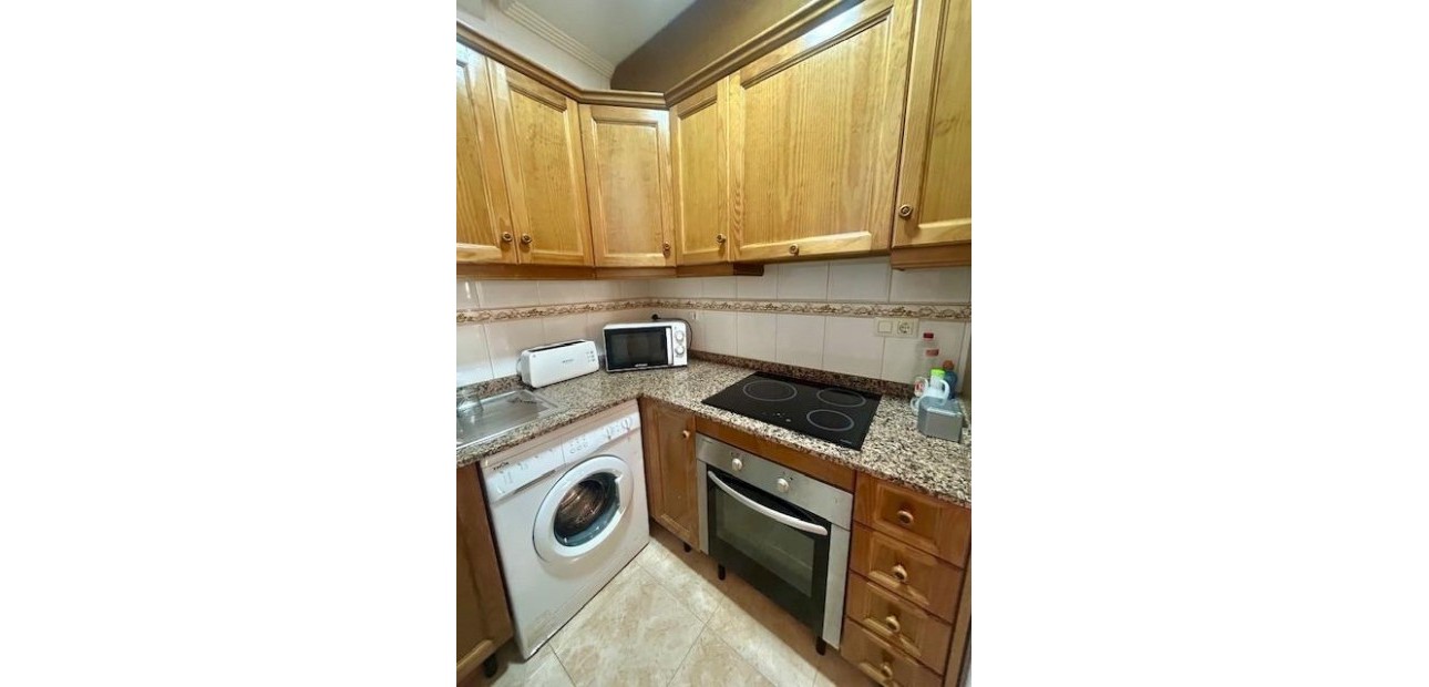 Sale - Apartment / flat -
Torrevieja - Centro