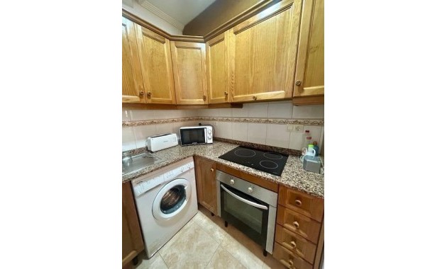 Sale - Apartment / flat -
Torrevieja - Centro
