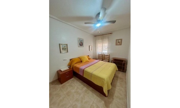 Sale - Apartment / flat -
Torrevieja - Centro
