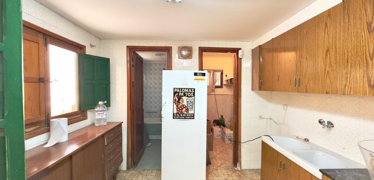 Sale - House -
Torrevieja - La Siesta - El Salado - Torreta