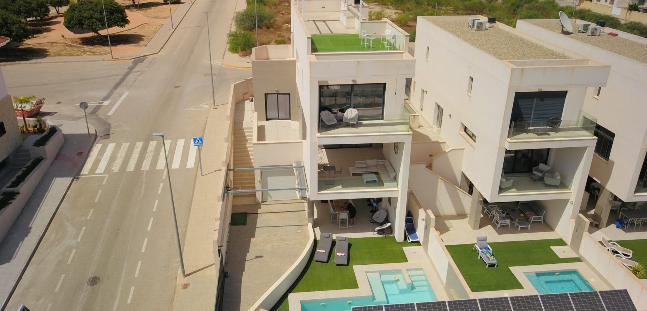 Sale - Detached Villa -
Benijofar - Benijofar - Village