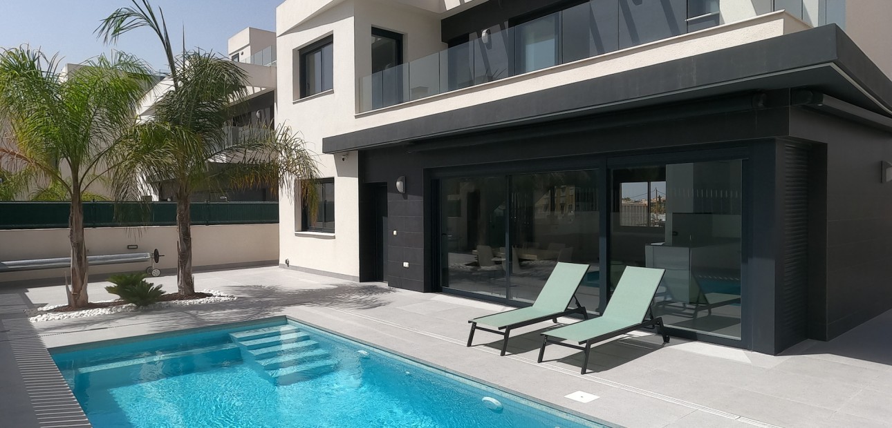 Sale - Detached Villa -
Algorfa - La Finca Golf Resort