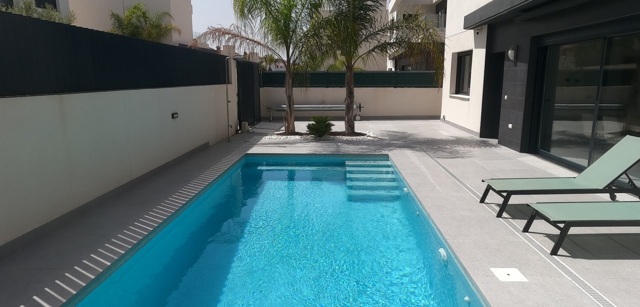 Sale - Detached Villa -
Algorfa - La Finca Golf Resort
