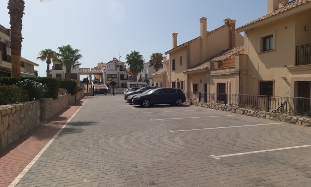 Sale - Apartment / flat -
Algorfa - La Finca Golf Resort