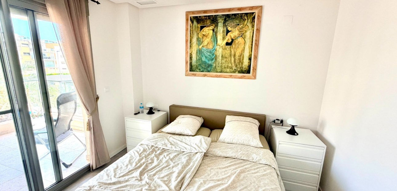 Sale - Apartment / flat -
Orihuela Costa - La Zenia