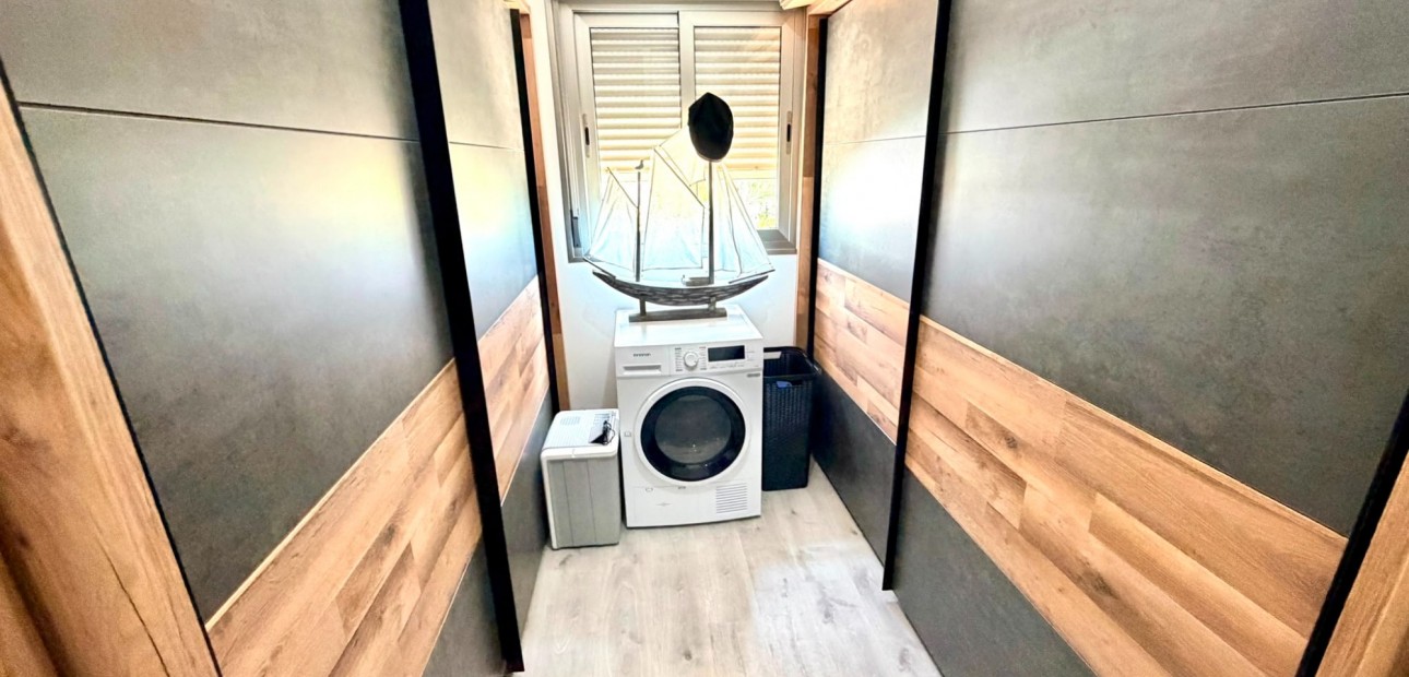 Sale - Apartment / flat -
Orihuela Costa - La Zenia