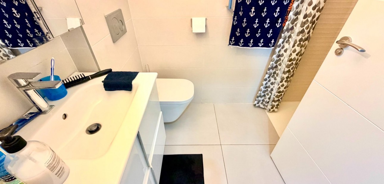Sale - Apartment / flat -
Orihuela Costa - La Zenia